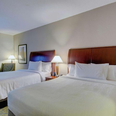 Hilton Garden Inn Норуолк Экстерьер фото