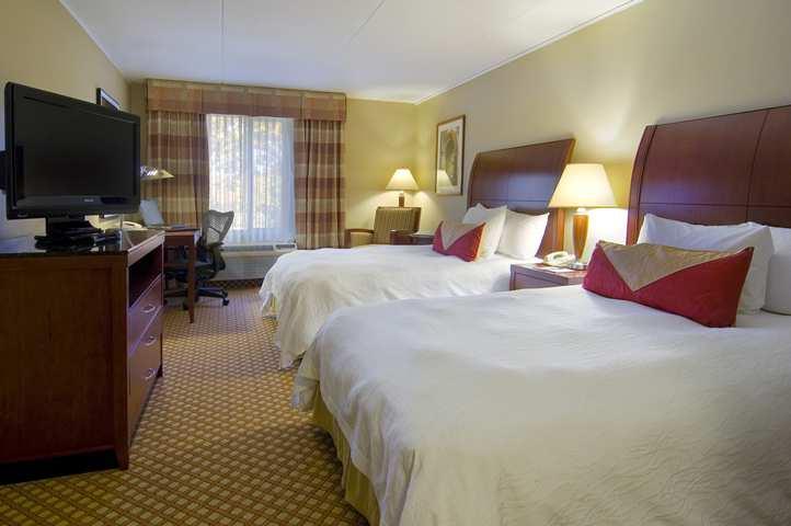 Hilton Garden Inn Норуолк Экстерьер фото