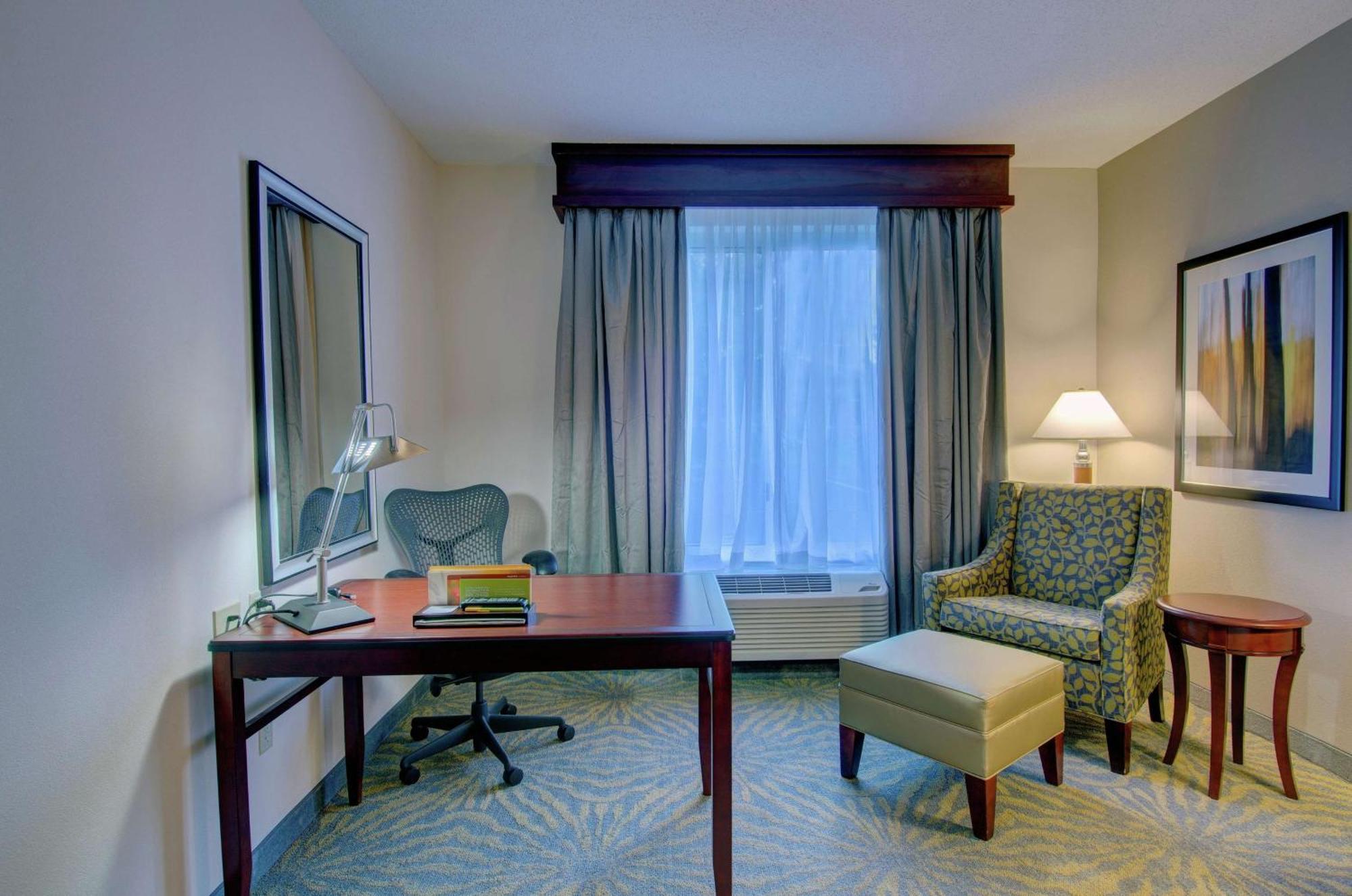 Hilton Garden Inn Норуолк Экстерьер фото