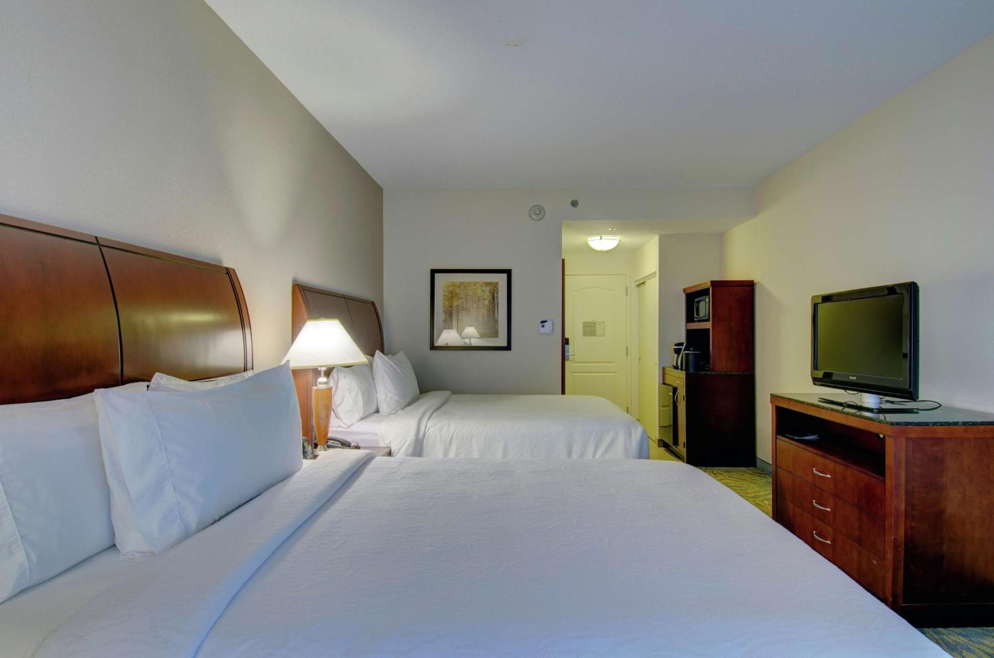 Hilton Garden Inn Норуолк Экстерьер фото