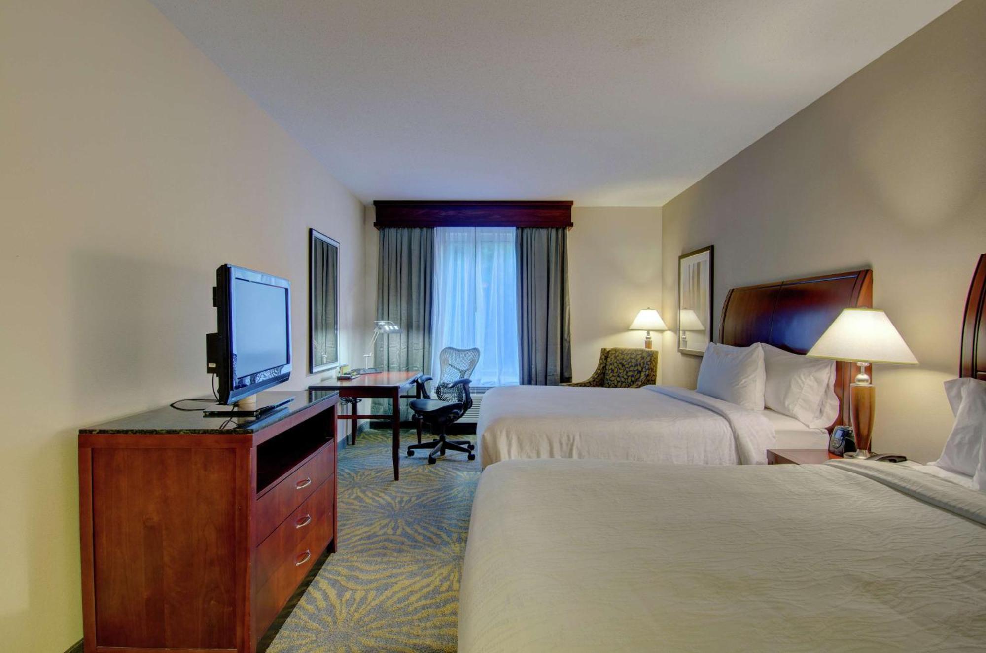 Hilton Garden Inn Норуолк Экстерьер фото