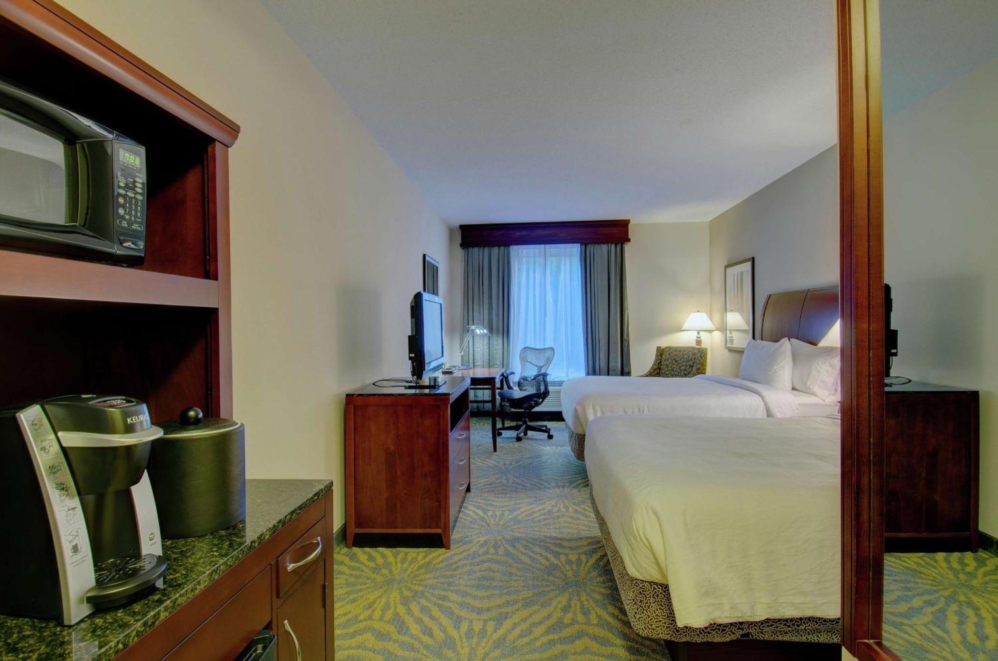 Hilton Garden Inn Норуолк Экстерьер фото