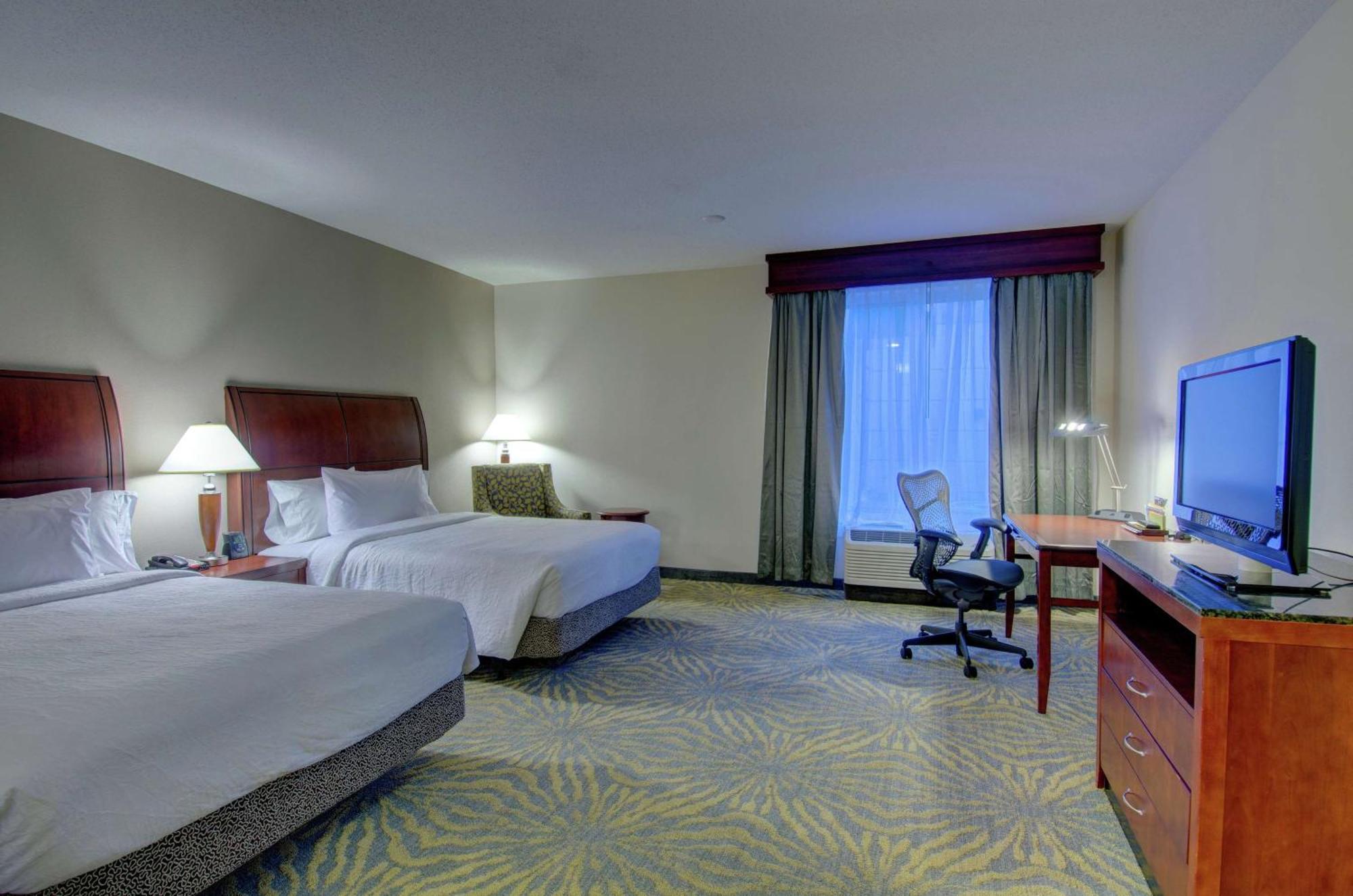Hilton Garden Inn Норуолк Экстерьер фото