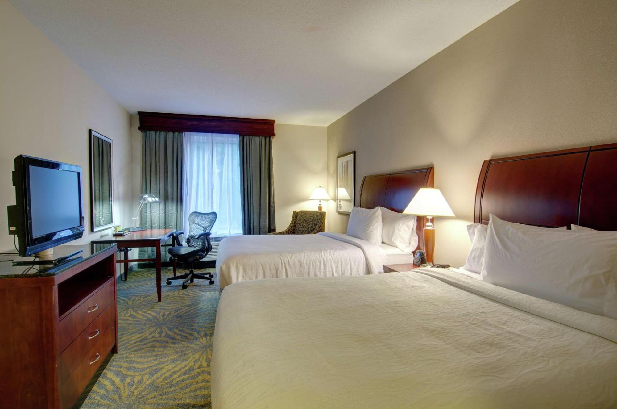 Hilton Garden Inn Норуолк Экстерьер фото